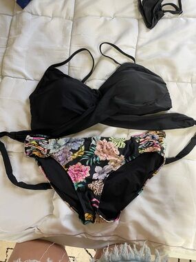 Black Floral Bikini Set – Women Swim